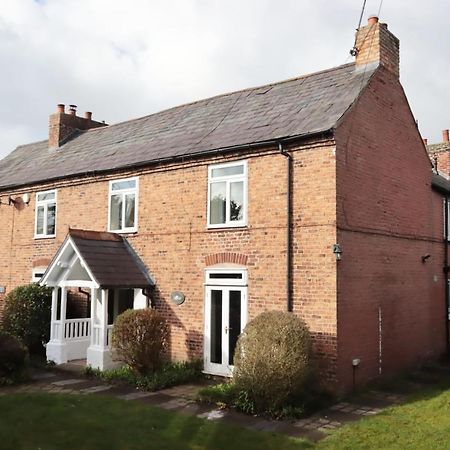 Вилла Bretton House Farm Retreat Честер Экстерьер фото
