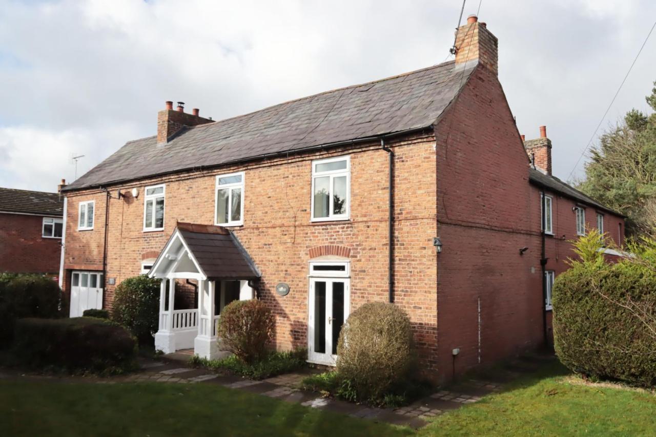Вилла Bretton House Farm Retreat Честер Экстерьер фото