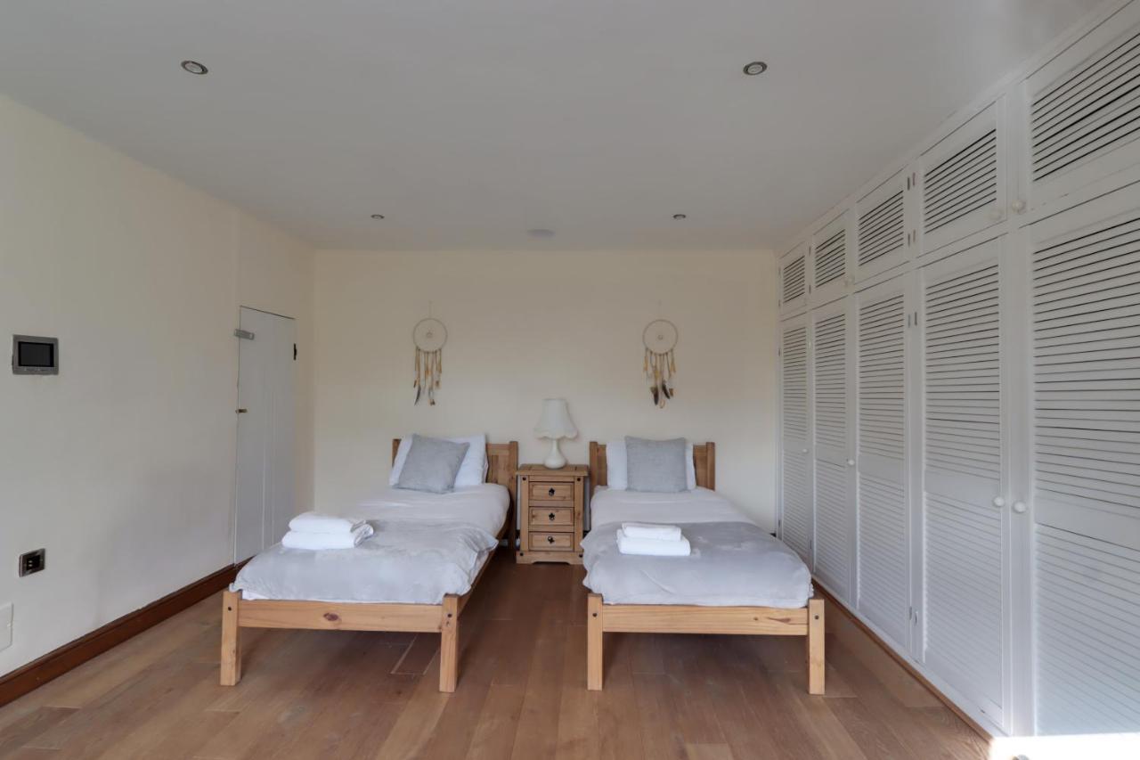 Вилла Bretton House Farm Retreat Честер Экстерьер фото